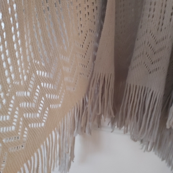 Kismet Light Grey Boho Knit Tassel Wrap Shawl ~ Size OS - Picture 5 of 10